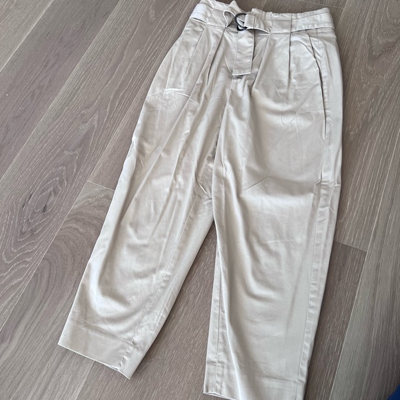 Banana Republic beige paper bag pants - Picture 3 of 7